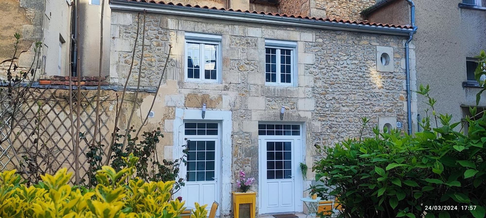 Le Cocoon Dore Poitiers Ngoại thất bức ảnh